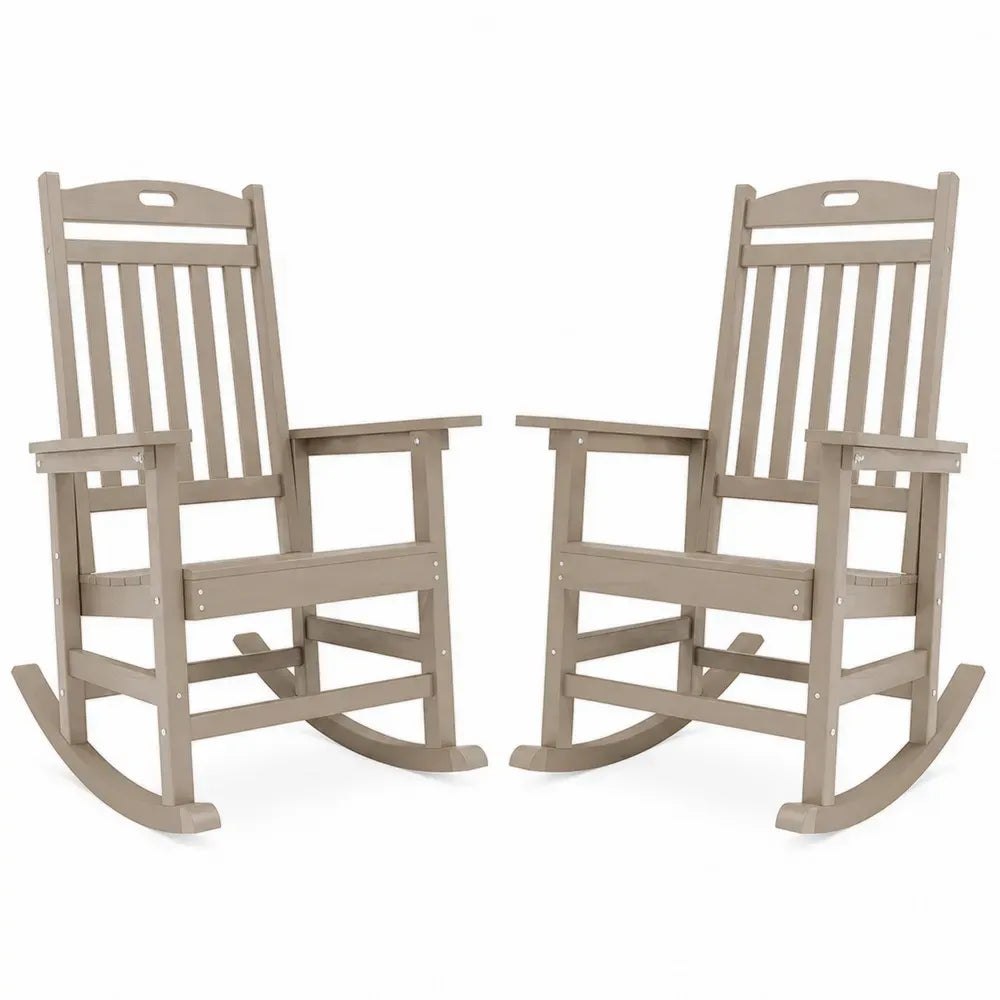 2er Set Schaukelstühle mit Armlehnen aus HDPE Kunststoff mit Lattenrücken in Taupe 68 x 88 x 106 cm
